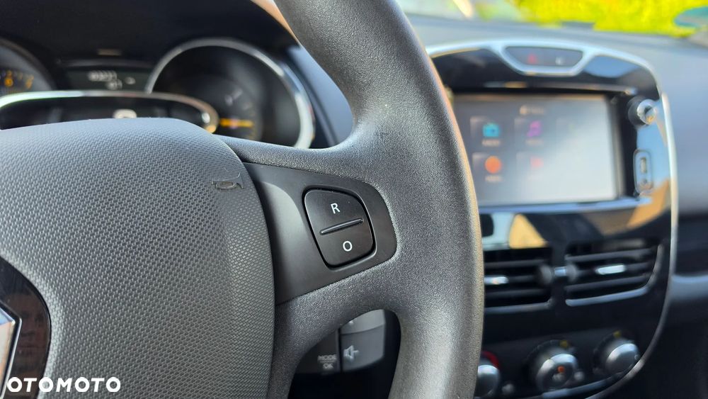 Renault Clio 1.2 16V 75 Life - 18