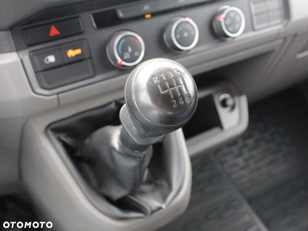 Volkswagen Crafter FURGON 3.640 35 2.0 TDI 140 KM 6-G - 20