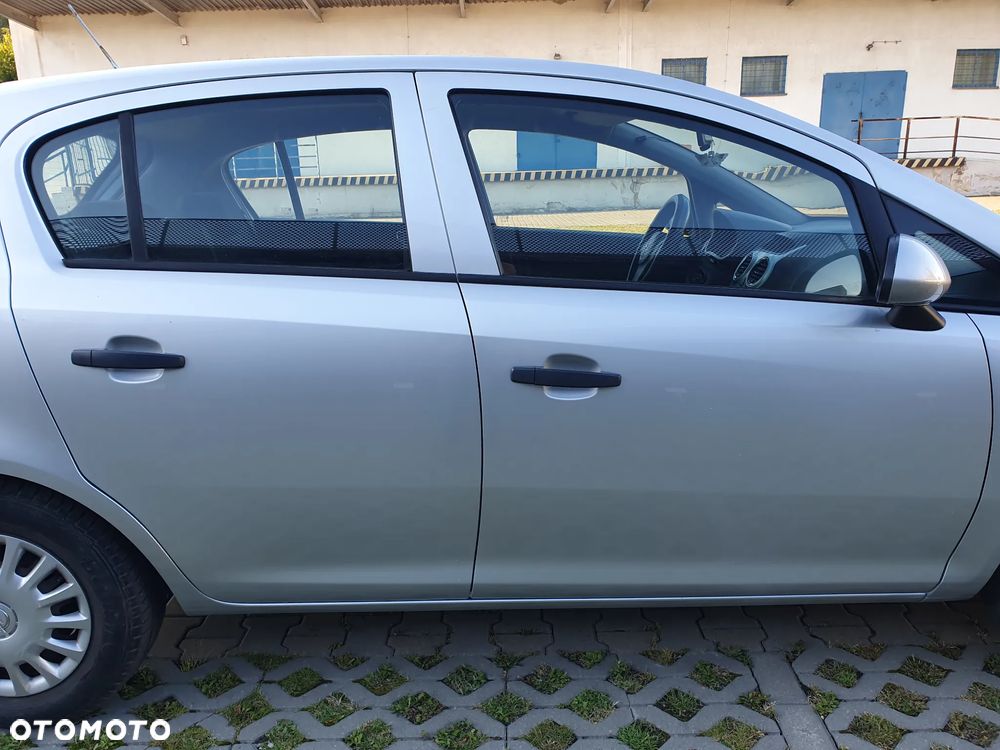 Opel Corsa 1.2 16V Enjoy - 9