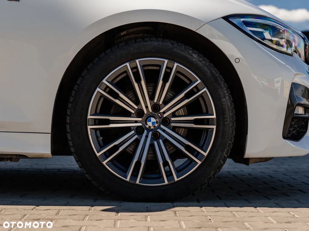 BMW Seria 3 320d xDrive M Sport sport - 4