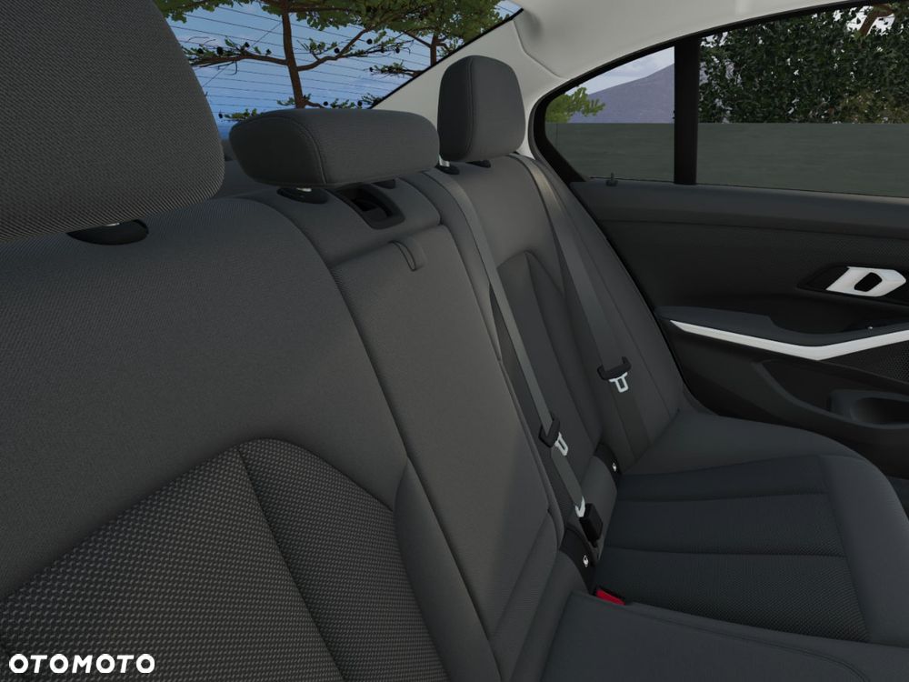 BMW Seria 3 318i M Sport - 15