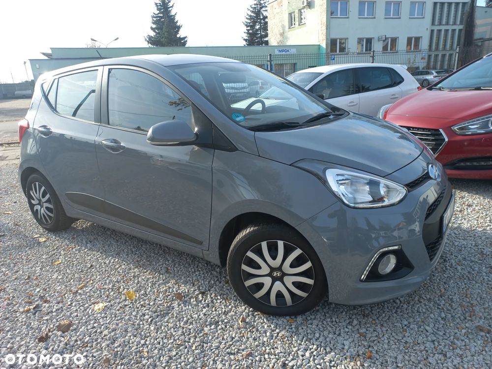 Hyundai i10 1.0 Fifa World Cup Edition - 1