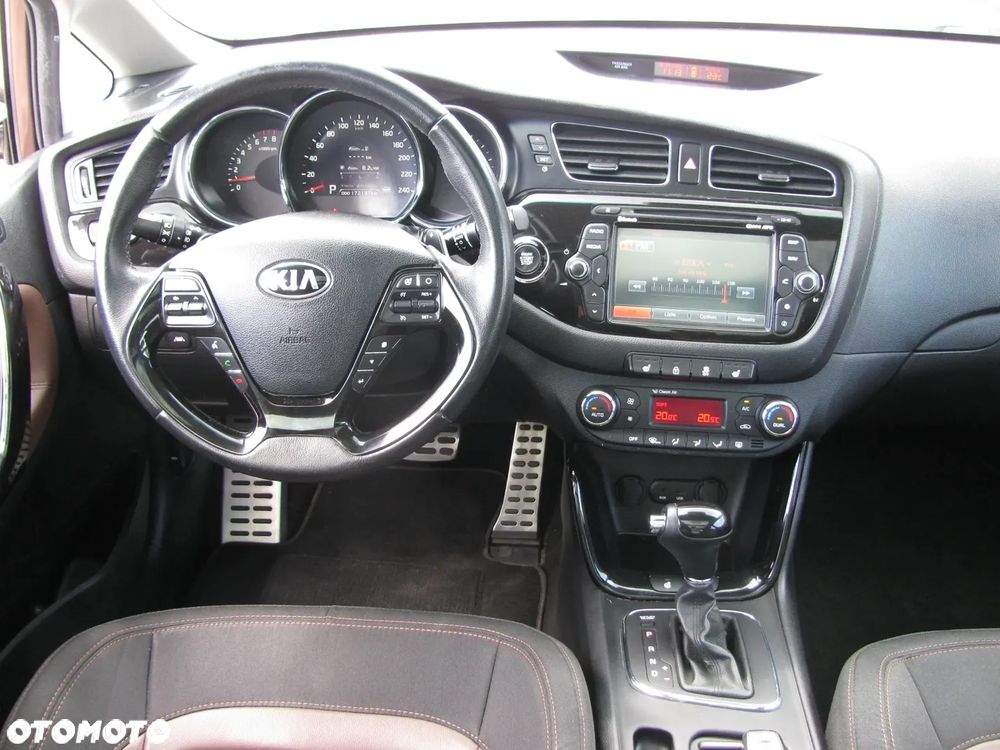 Kia Ceed 1.6 GDI DCT Platinum Edition - 22