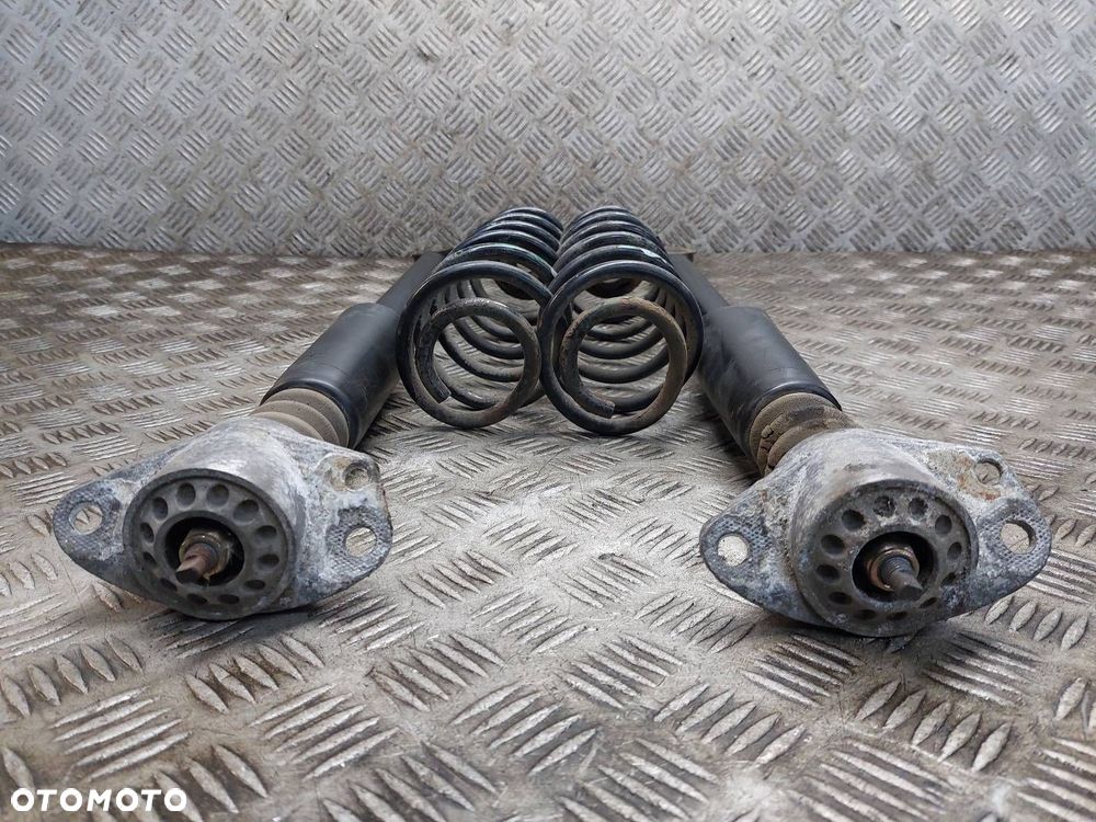 AMORTYZATORY + SPRĘŻYNY TYŁ KOMPLET VOLKSWAGEN GOLF IV HB 5D - 2