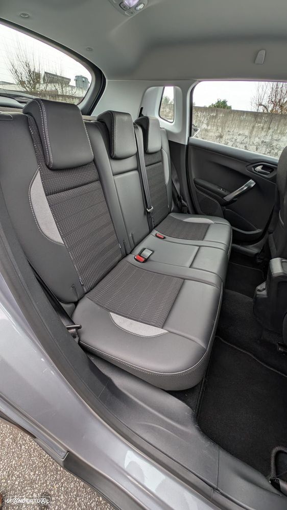 Peugeot 2008 1.2 PureTech Style - 14