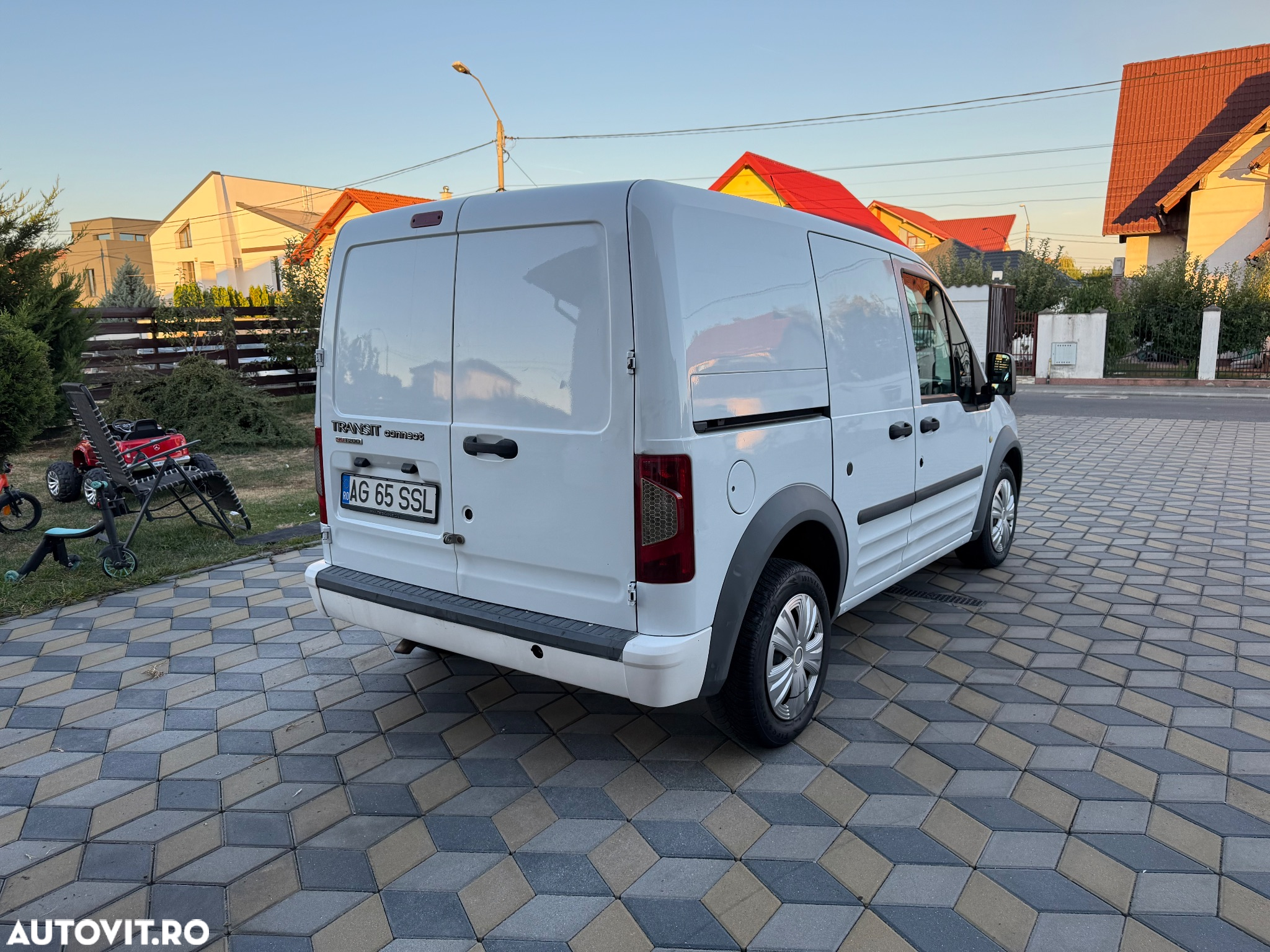 Ford Transit Connect - 8
