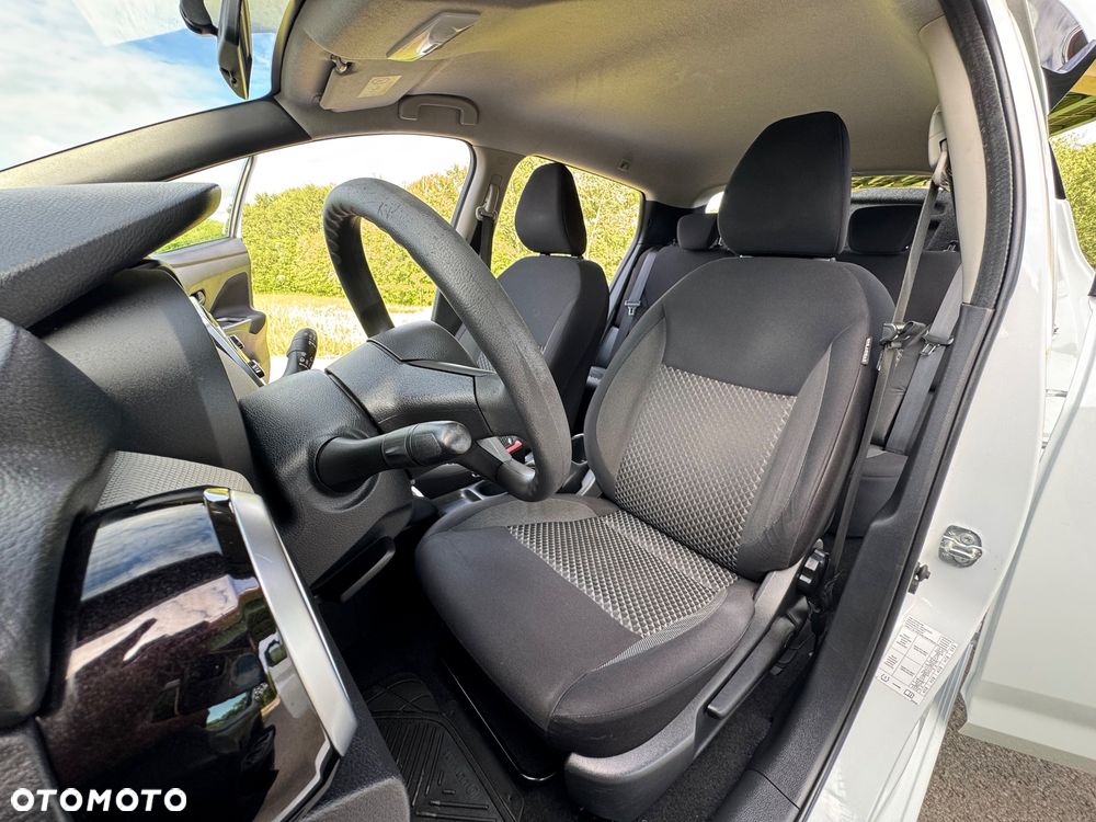 Nissan Micra 1.0 Visia Plus - 26
