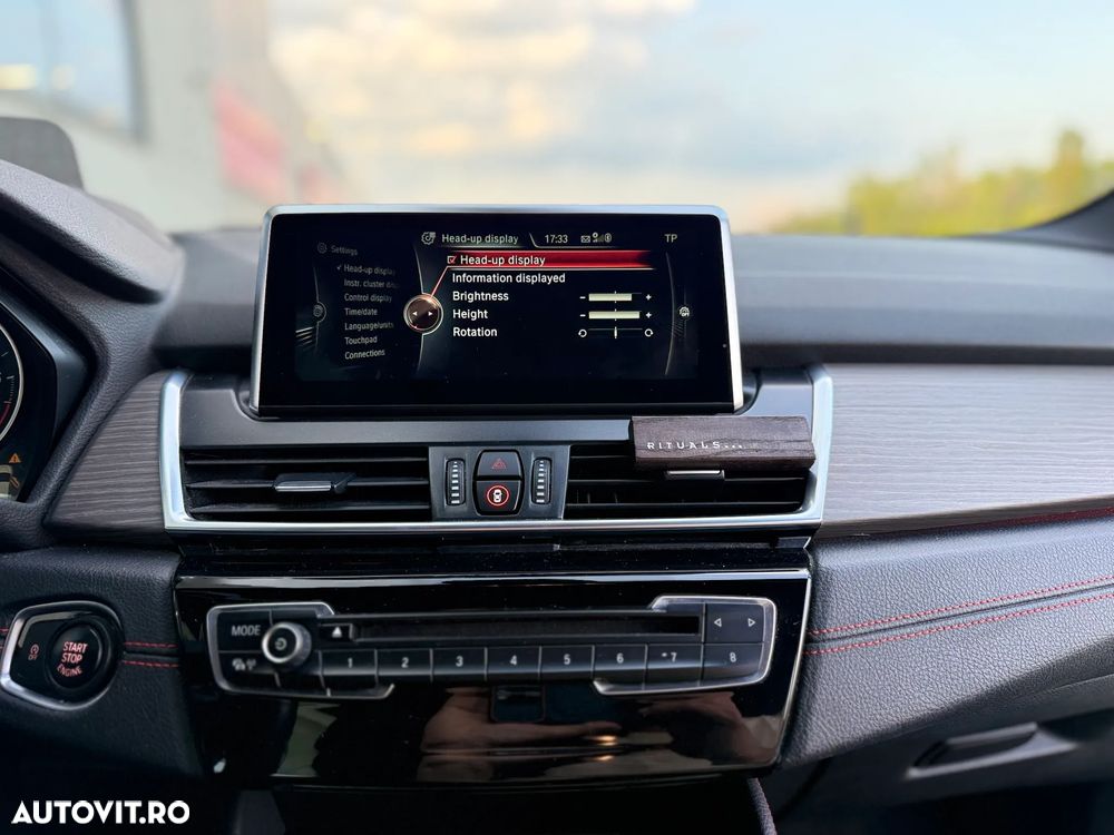 BMW Seria 2 218d - 27