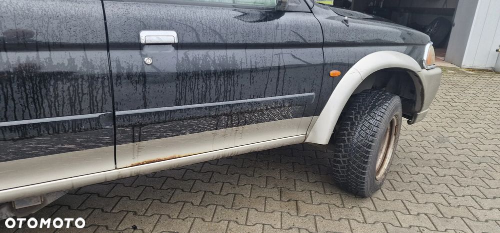 Mitsubishi Pajero - 9