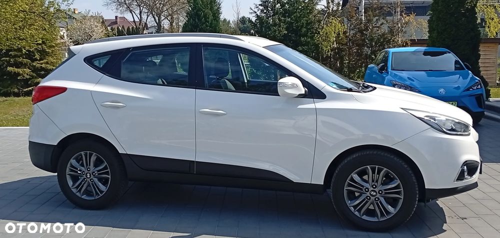 Hyundai ix35 1.6 2WD Fifa World Cup Edition - 4