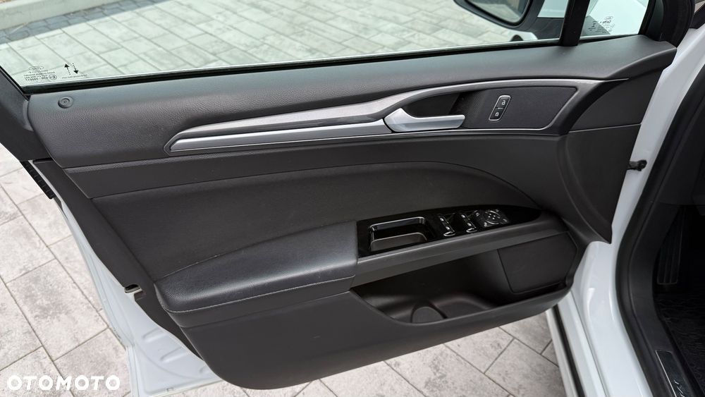 Ford Mondeo 2.0 EcoBlue Titanium - 22