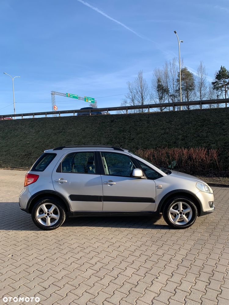Suzuki SX4 1.9 DDiS DPF 4x4 Comfort - 4
