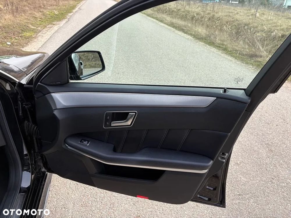 Mercedes-Benz Klasa E 300 BlueTEC 9G-TRONIC Elegance - 9