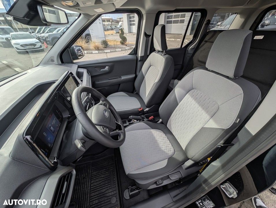 Ford Tourneo Courier - 11