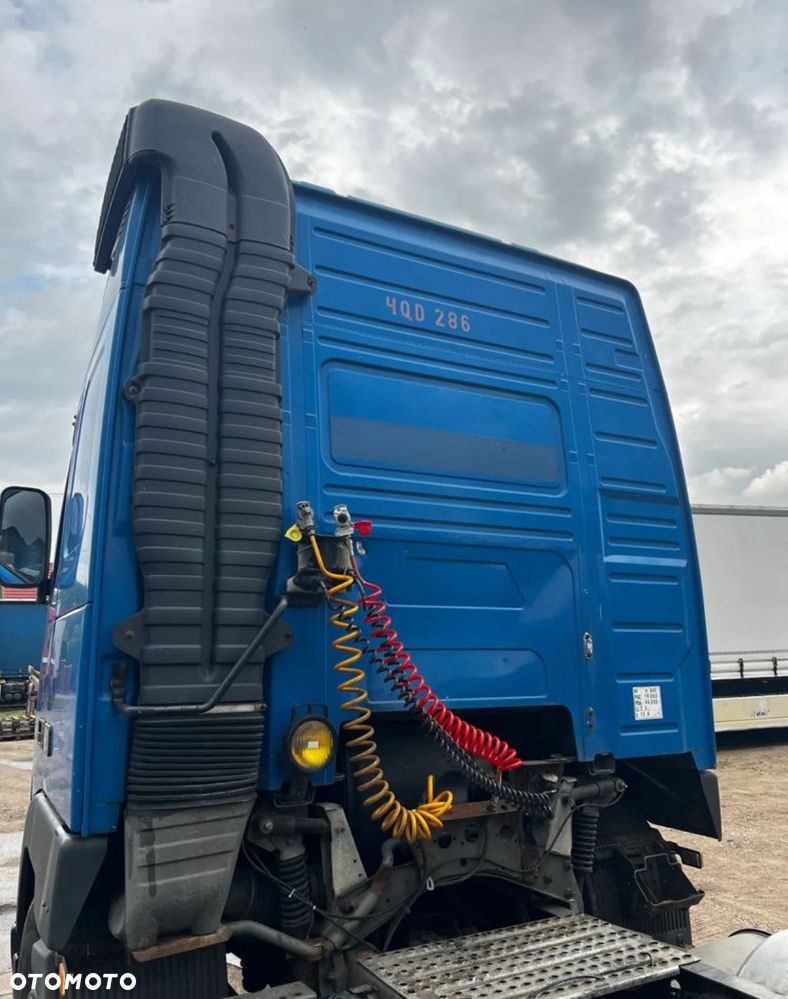 Volvo 420 / Manual / 2000 rok - 9