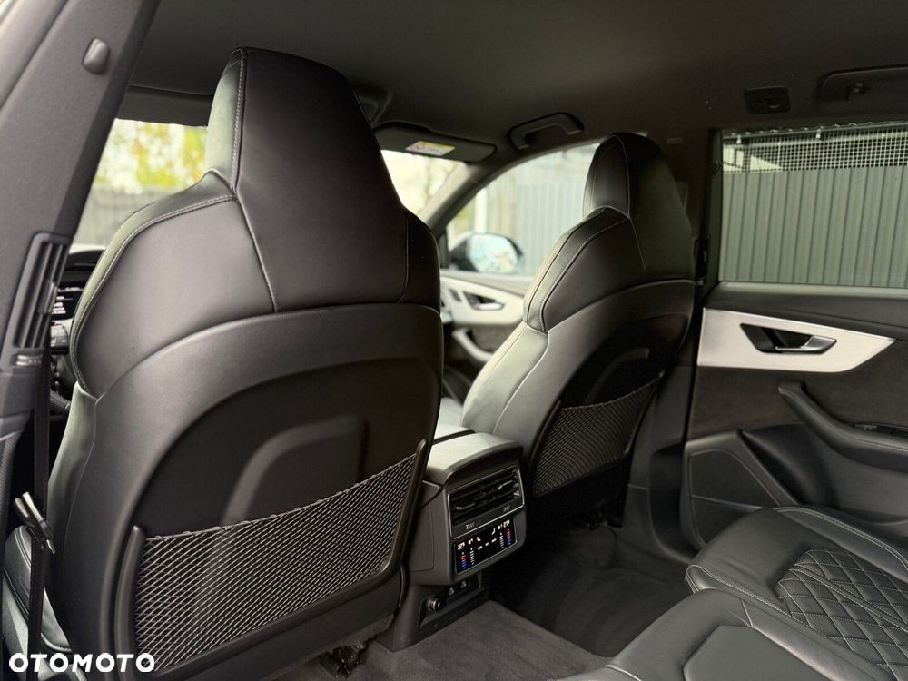 Audi Q8 - 12