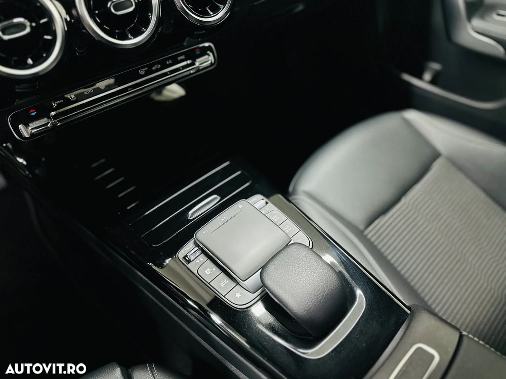 Mercedes-Benz A 200 7G-DCT Progressive - 16