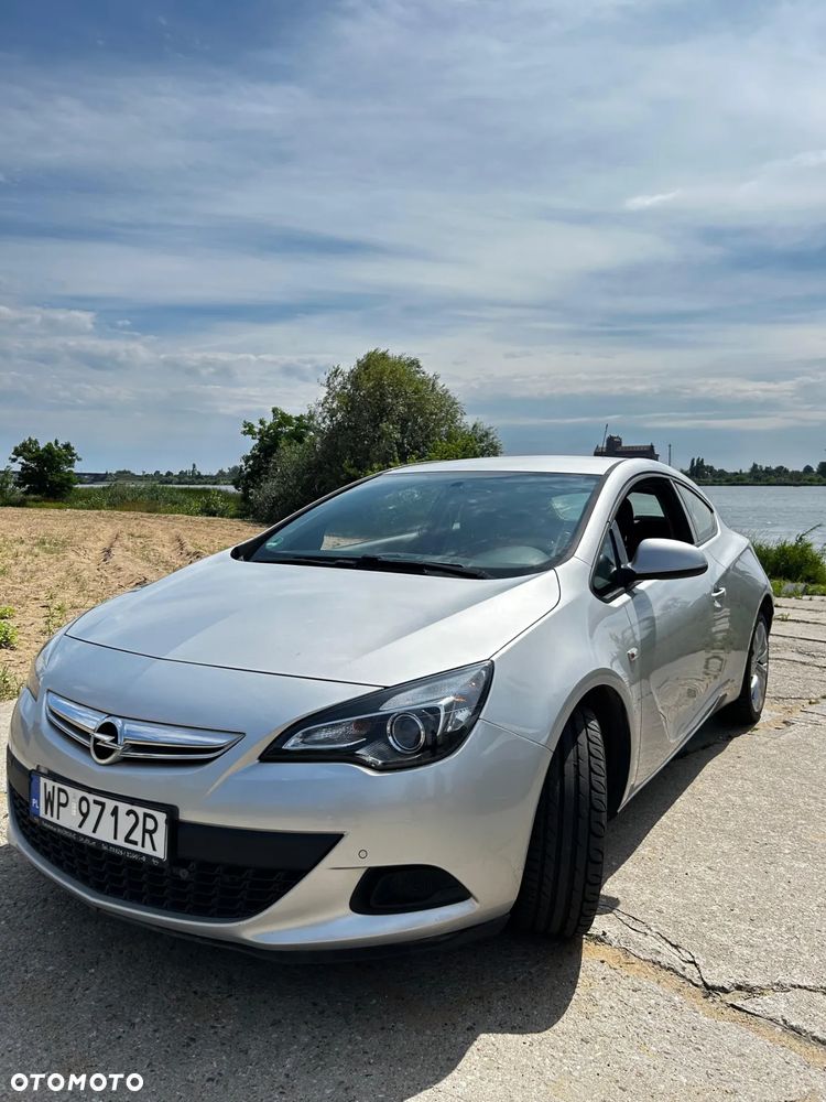 Opel Astra IV GTC 1.4 T Sport EU6 - 16