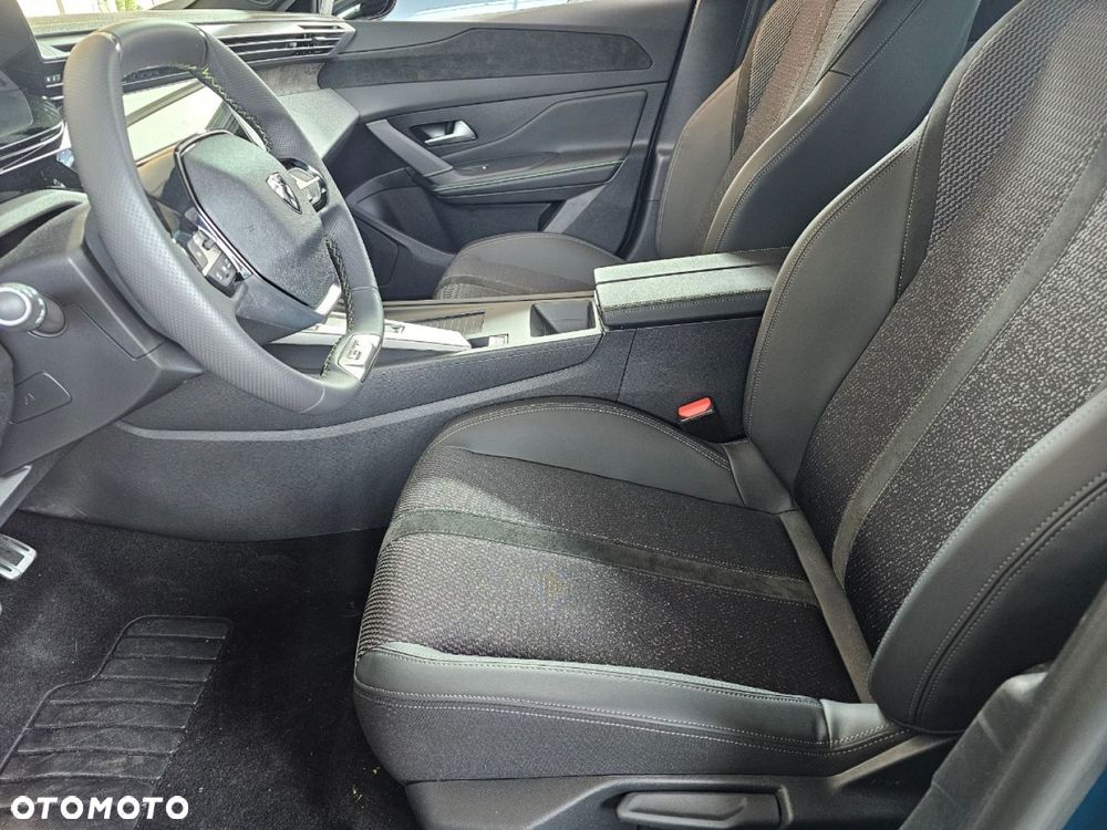 Peugeot 408 - 11