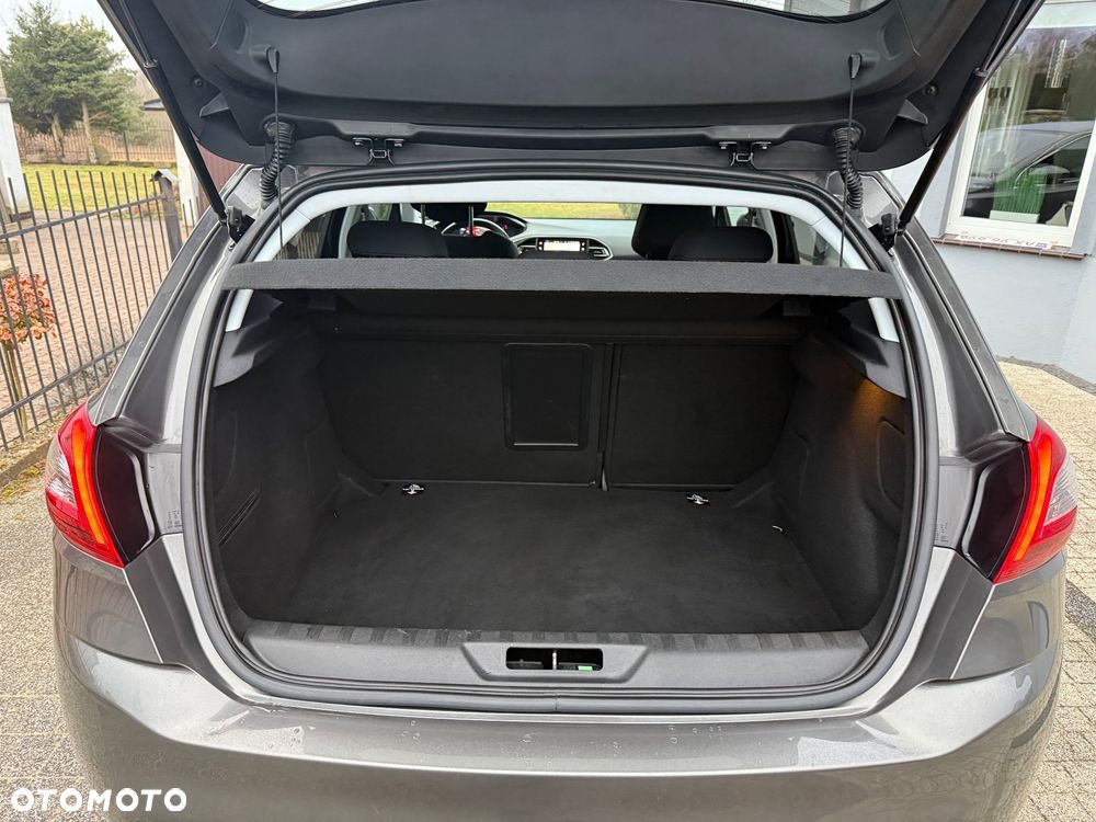 Peugeot 308 BlueHDi 130 Stop & Start Allure Business-Paket - 24