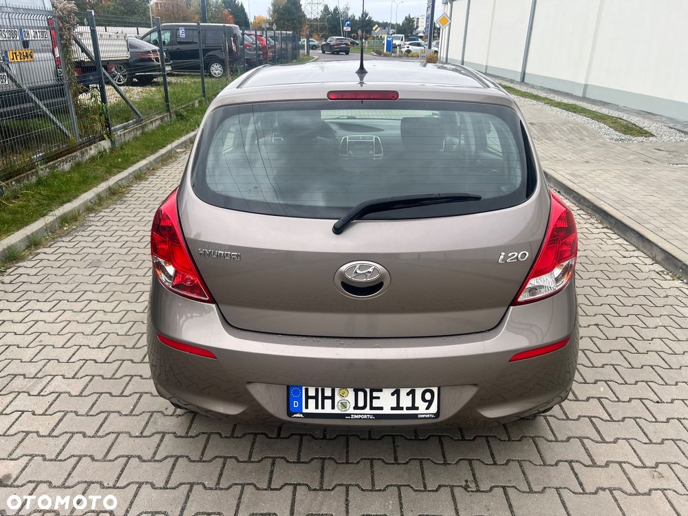 Hyundai i20 1.2 Trend - 12