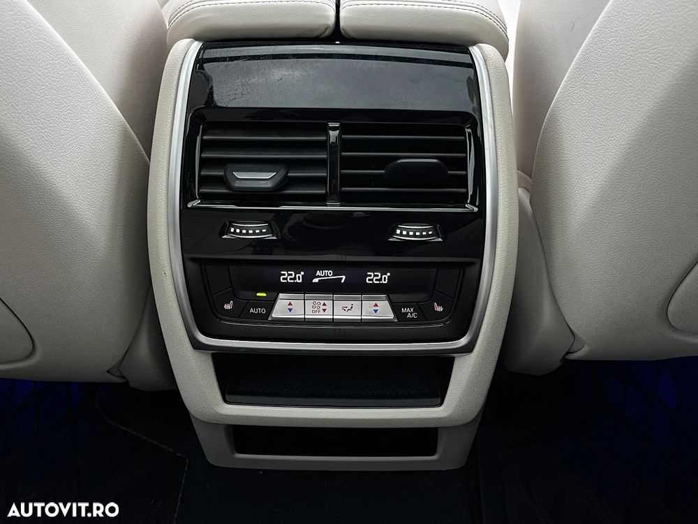 BMW X5 M M50i - 15