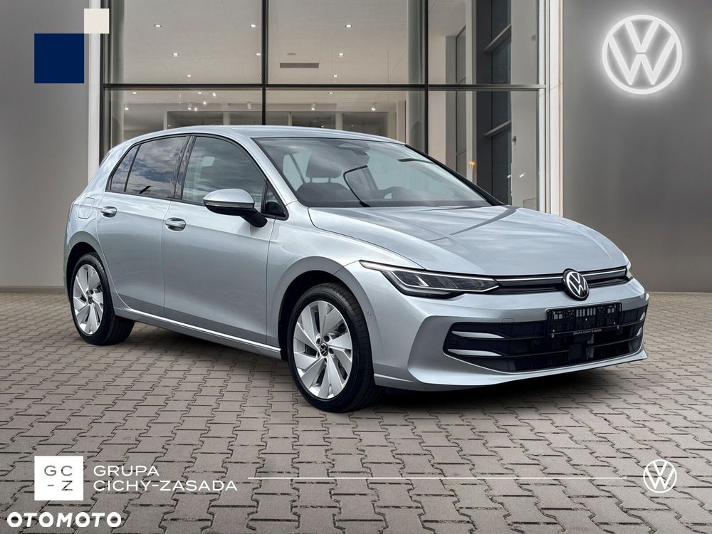 Volkswagen Golf - 8