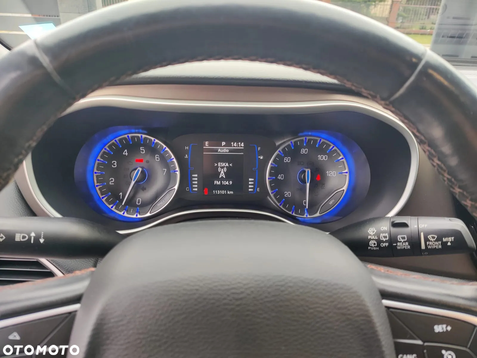 Chrysler Pacifica - 12