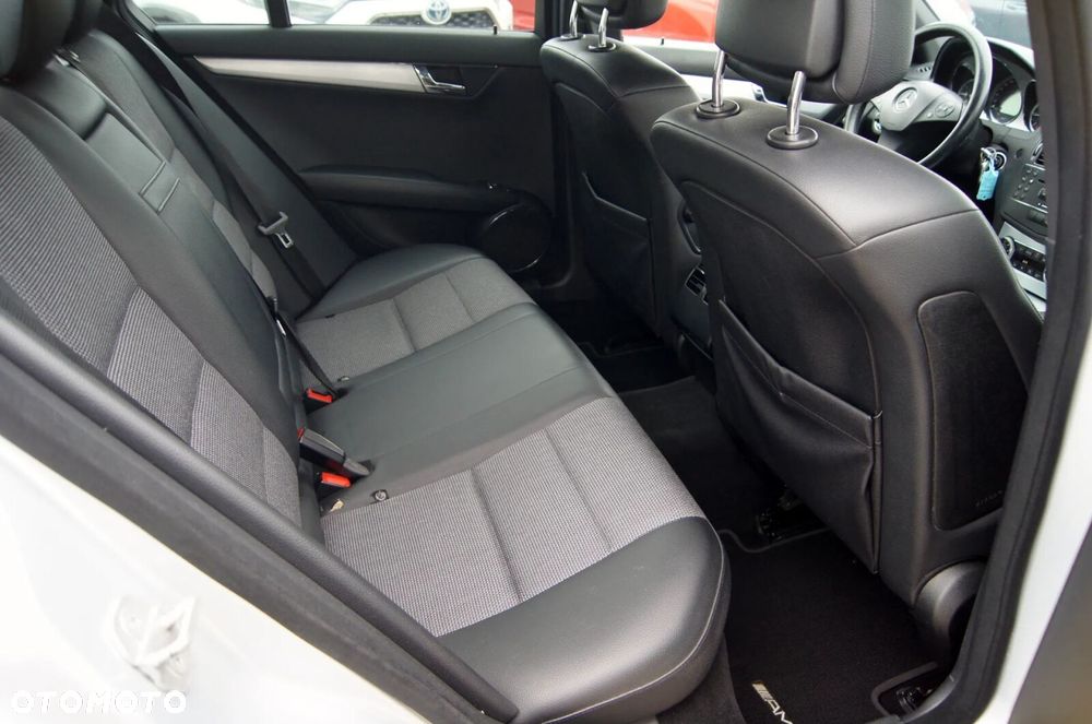 Mercedes-Benz Klasa C 250 CDI Avantgarde Edition - 17
