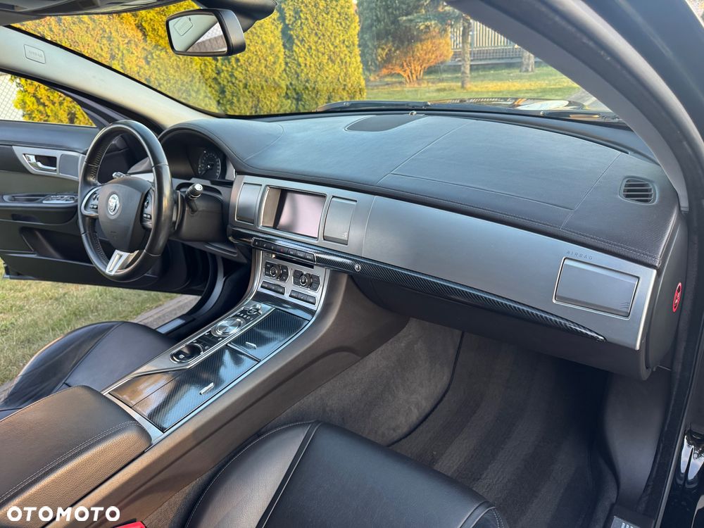 Jaguar XF - 30