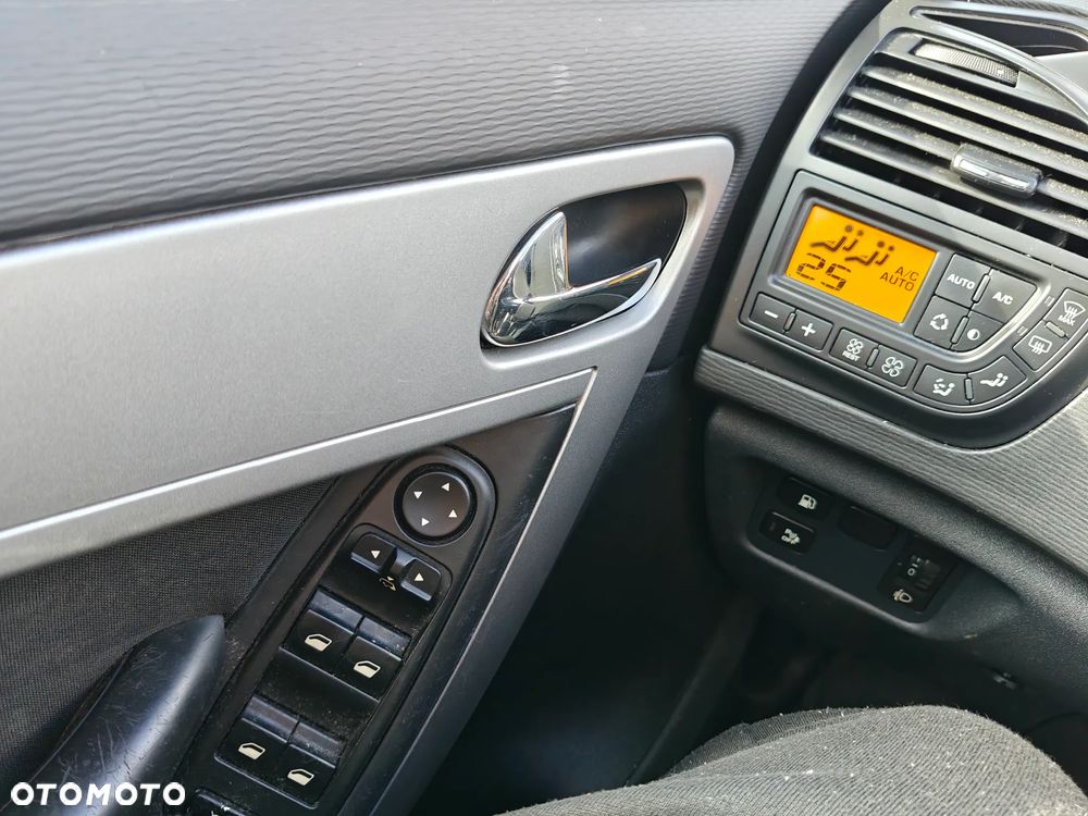 Citroën Xsara Picasso 1.6 Exclusive - 21