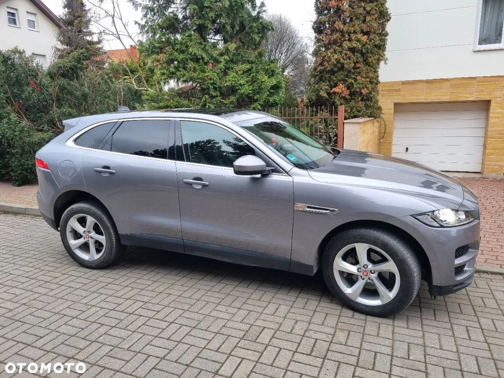 Jaguar F-Pace - 1