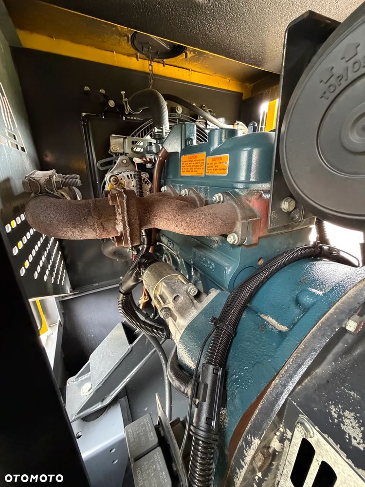 Atlas Copco QES 9 Agregat Prądotwórczy Generator prądu Wyciszony.  2018 rok. Silnik KUBOTA 3 cylindry. Agregat do pracy ciągłej. 2 x 400 VOLT oraz 230. Agregat w Bardzo ładnym stanie jak z Salonu. Sprowadzony z Norwegii. Agregat posiada bardzo dużo zabezpieczeń prądowych. Bezpieczna maszyna! Prądnica MECCALTE ECP3 1L4 najlepsza marka światowa! OKAZJA TANIO Profesjonalny przemysłowy sprzęt! Dokumenty inst. obsługi - 11
