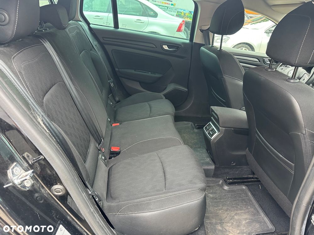 Renault Megane TCe 140 GPF LIMITED - 27