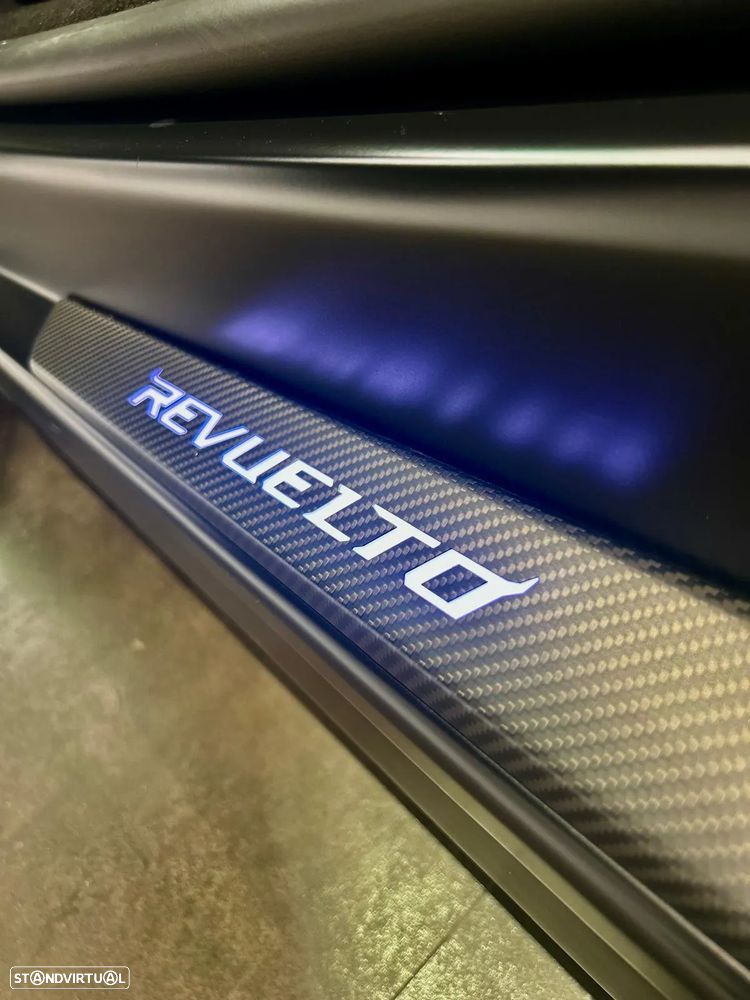 Lamborghini Revuelto - 13