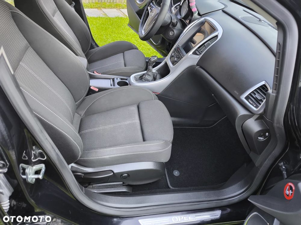 Opel Astra 1.6 Turbo Cosmo - 13