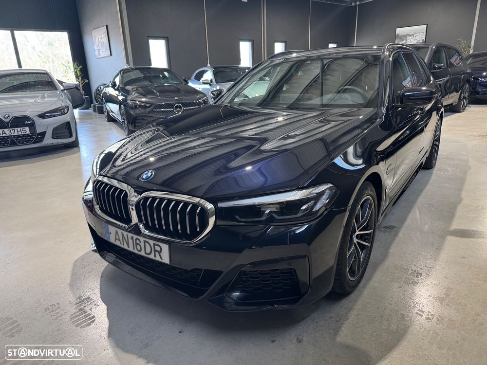 BMW 530 e Pack Desportivo M - 4