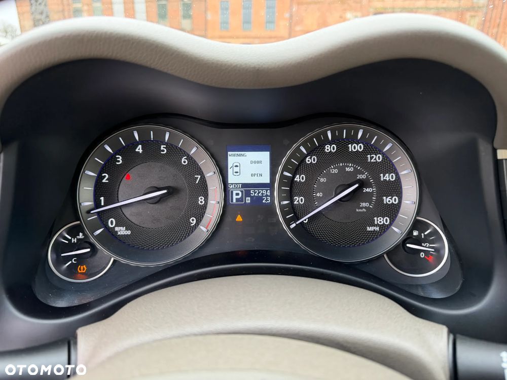 Infiniti M - 11