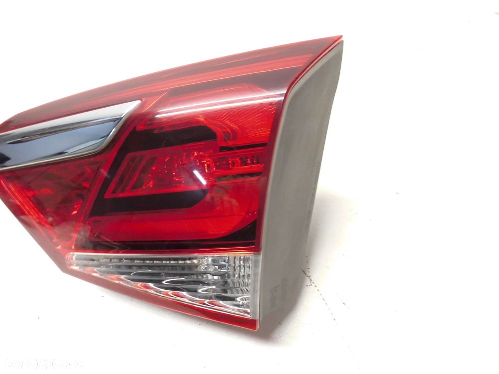 LAMPA W KLAPĘ HYUNDAI I40 LIFT KOMBI PRAWA TYLNA ORYGINAŁ - 4