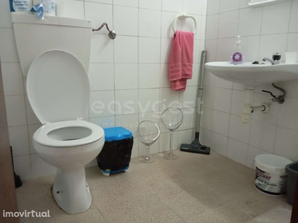 Loja de Rés do Chão e Cave no Centro da Cidade de Beja - Grande imagem: 4/13