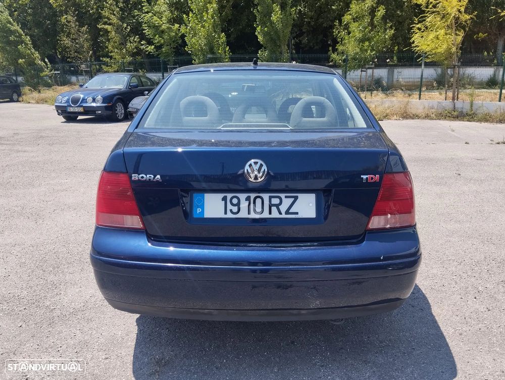 VW Bora 1.9 TDi Confortline - 2