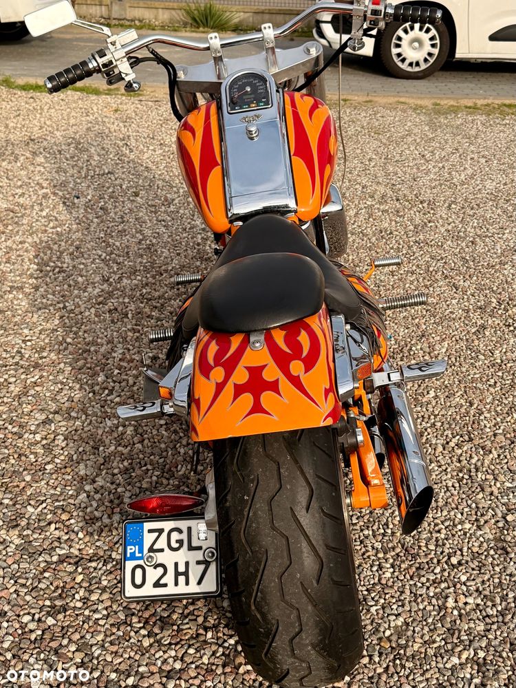 Suzuki Intruder - 8