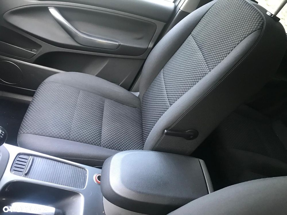 Ford C-MAX 1.8 Titanium - 6