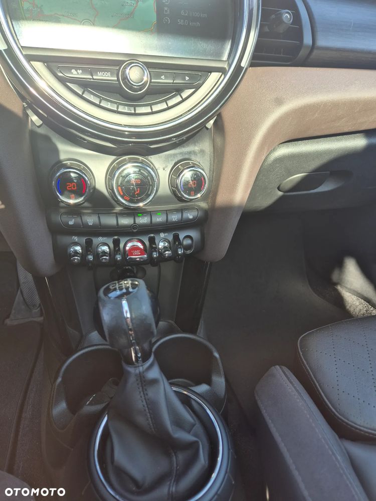 MINI Cooper Standard - 24