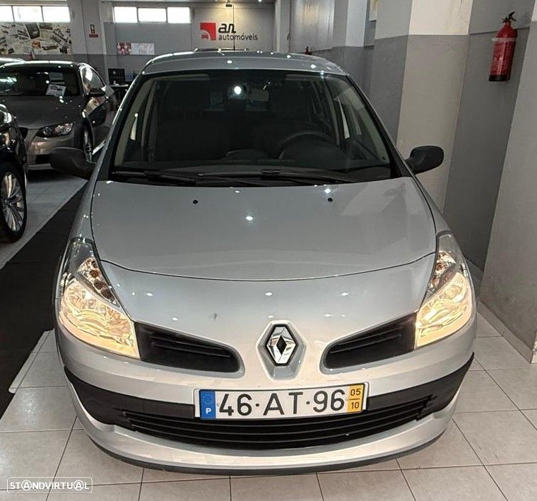 Renault Clio 1.2 16V Confort - 4