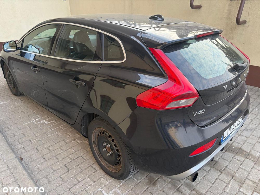 Volvo V40 ver-d2-r--design-kinetic - 6