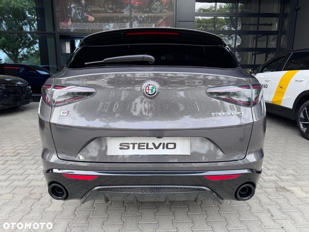 Alfa Romeo Stelvio - 9