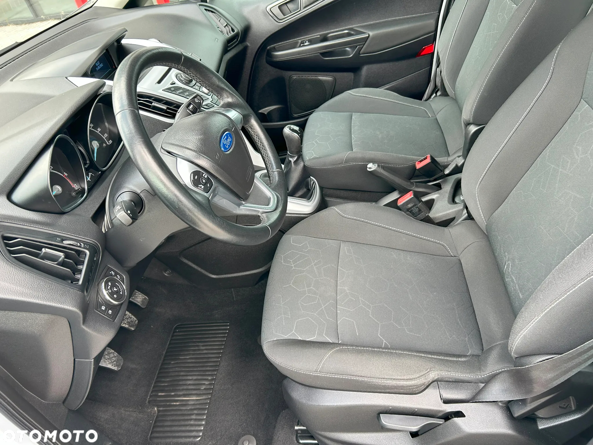 Ford B-MAX 1.0 EcoBoost SYNC Edition - 26