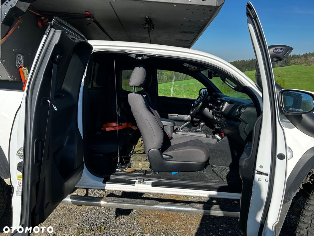 Toyota Tacoma - 7