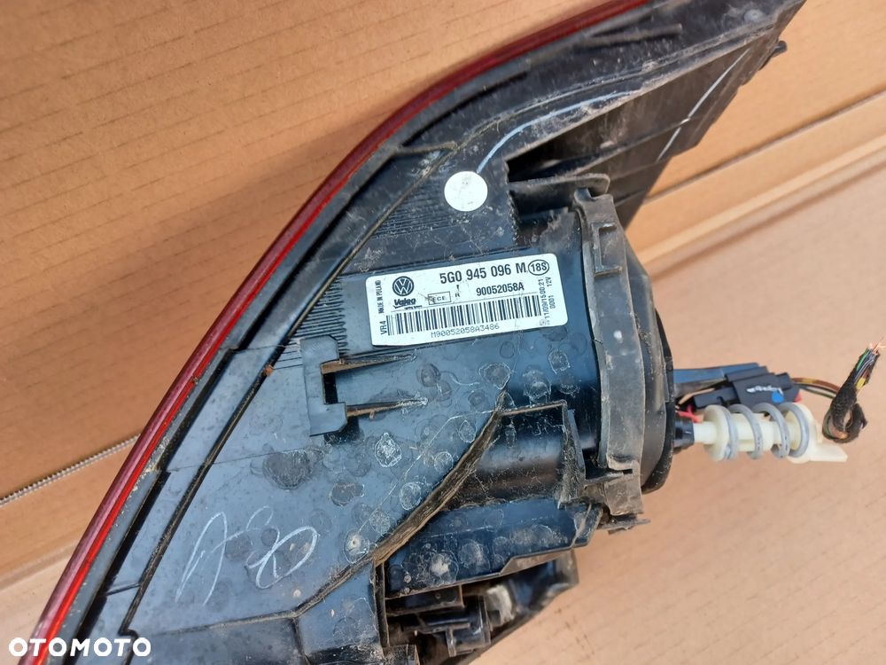 LAMPA TYLNA PRAWA VW GOLF VII HB 5G0945096M - 3